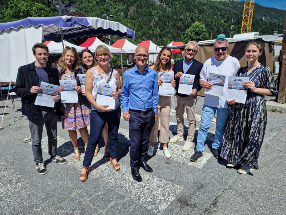 Marché des Contamines-Montjoie avec les militants. Mardi 25 juin 2024.